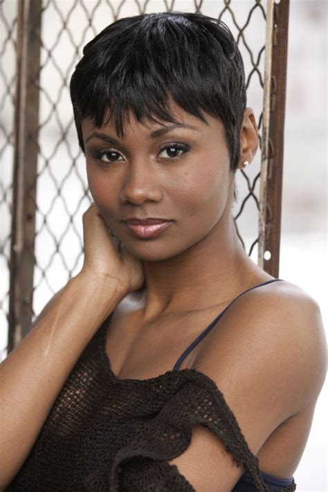 Emayatzy Corinealdi